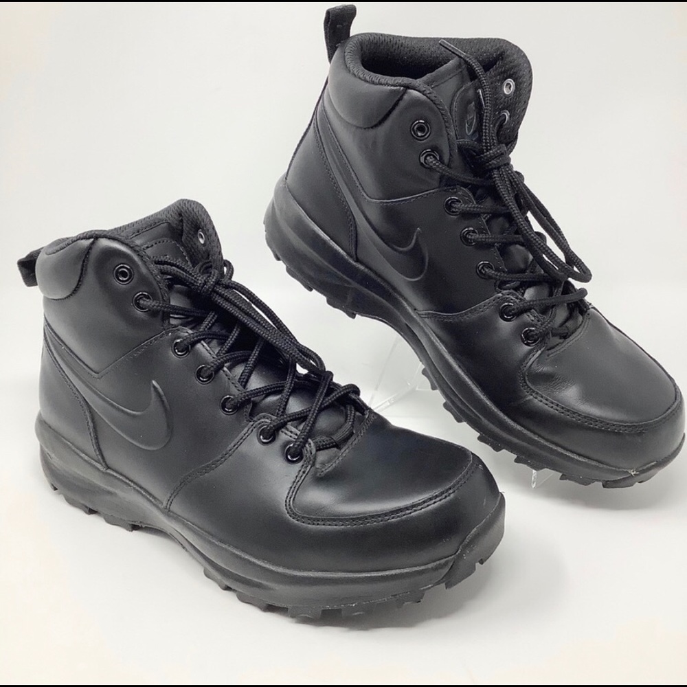 Nike Manoa Men Boots size. 9.5